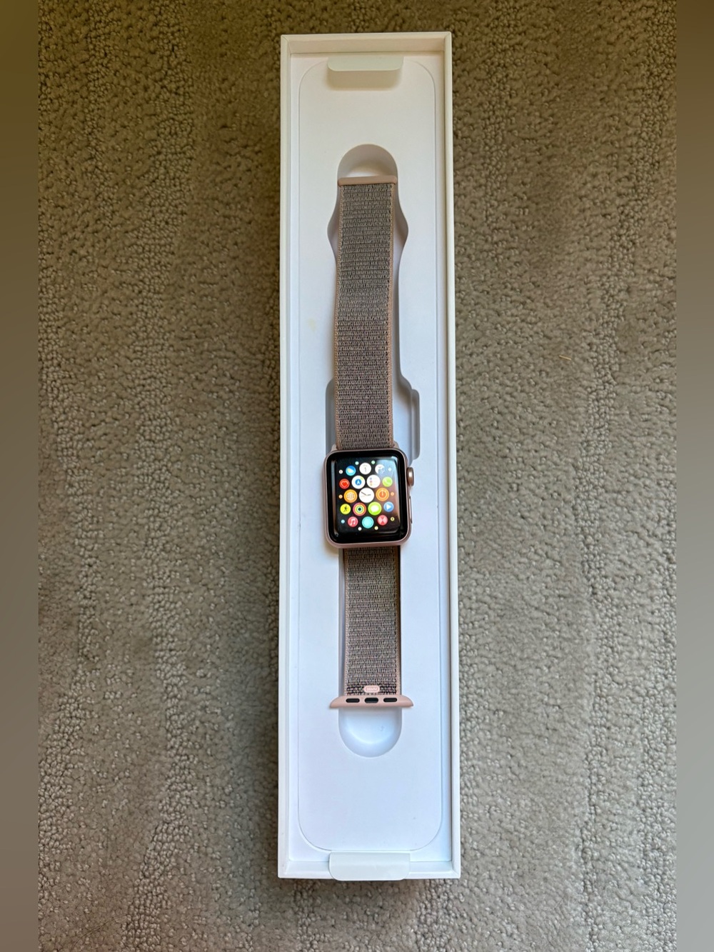 New Rose Gold Series 3 Apple Watch & Sports Band! - Picture 7 of 9